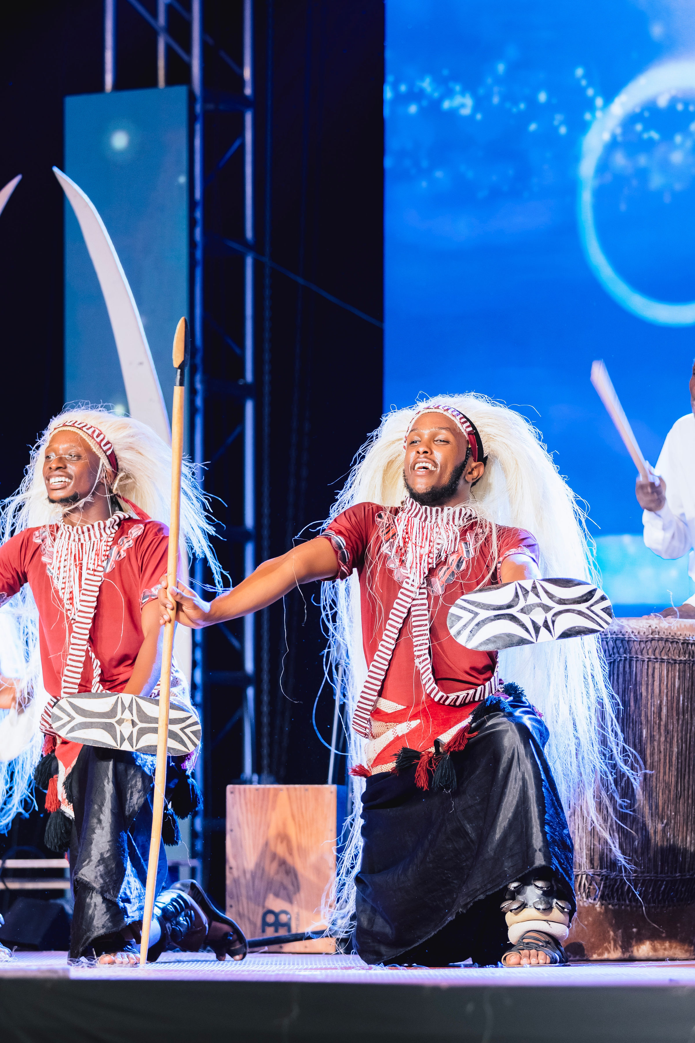 INTAYOBERANA performance